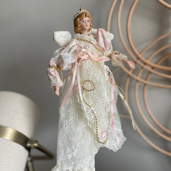 Vintage Angel ornament - Picture 2 of 2